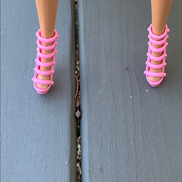 Tall Pink Barbie heels - Picture 5 of 6